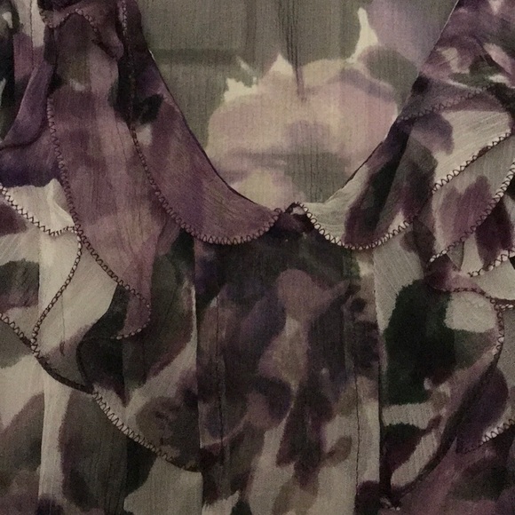 Tahari blouse. Sheer, lightweight - Picture 3 of 4